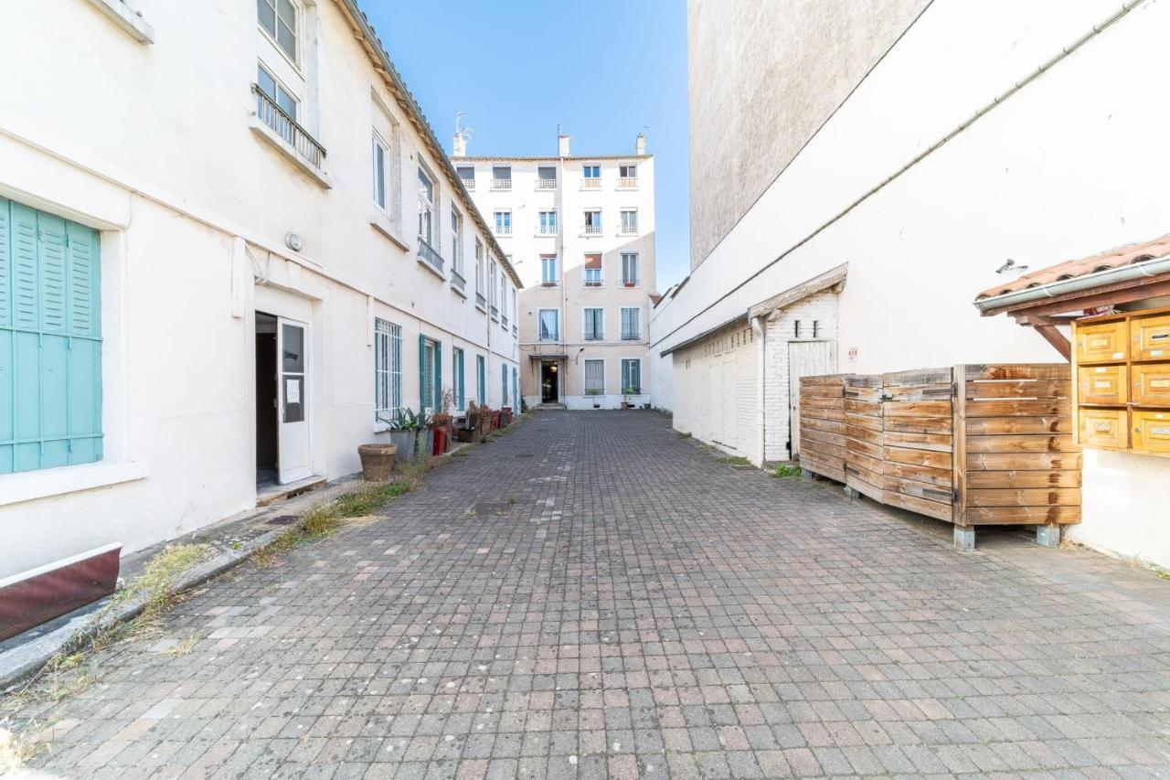 Le Marietton Appartement Cosy A Deux Pas Du Metro Valmy Lyon Extérieur photo
